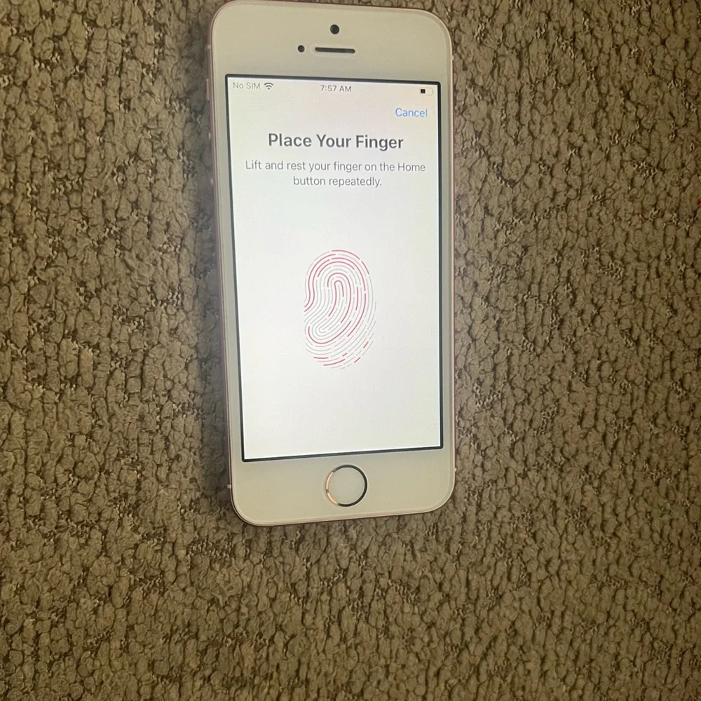 Apple iPhone SE 64gb 1 gen rose gold mint condition factory unlocke